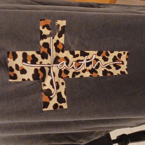 $4 Add-on Gray "Faith" V-Neck Tee - Size 2XL (US16) - Picture 2 of 7